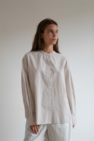 Studio Feder Isolde Brown Beach Str